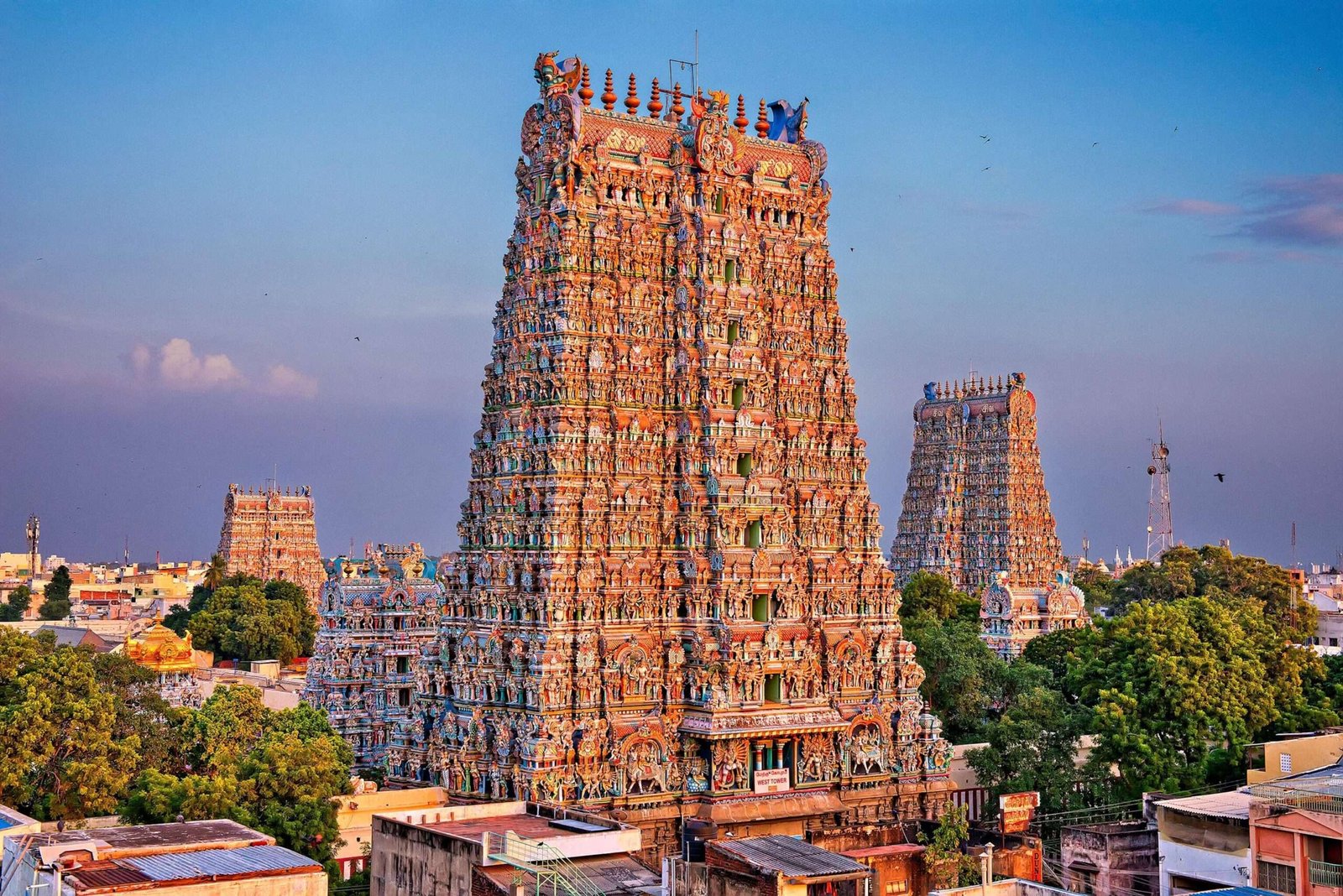 Meenakshi Amman Temple (Madurai)